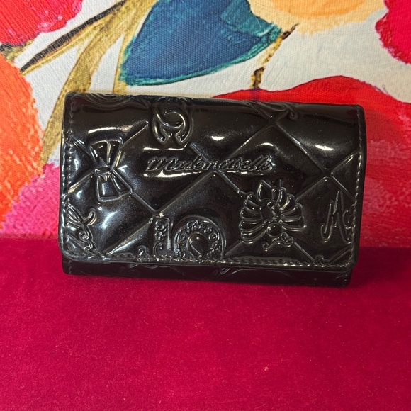 CHANEL key holder 6 Pendants used but still in good condition. - Picture 13 of 13